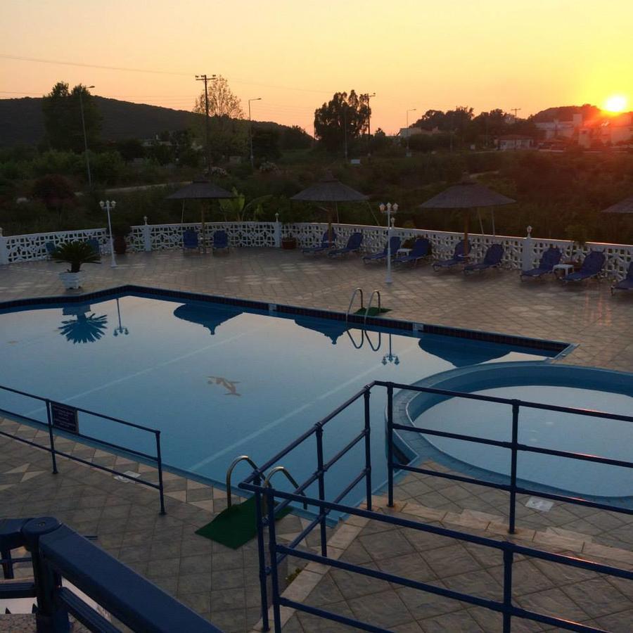 Gogas Palace Aparthotel Ammoudia Luaran gambar